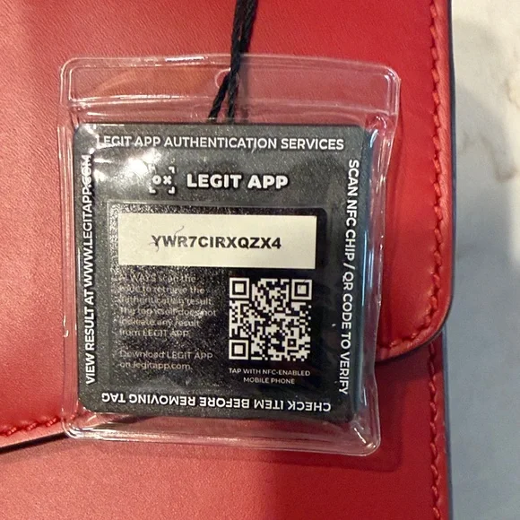 ***SOLD*** GUCCI Calfskin Small Sylvie Shoulder Bag w\COA - Picture 4 of 16